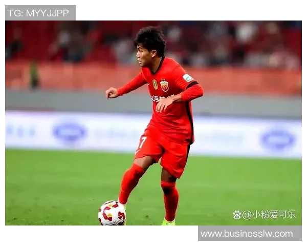 蒯纪闻精彩助攻助力上海申花勇夺胜利展现球队团结精神