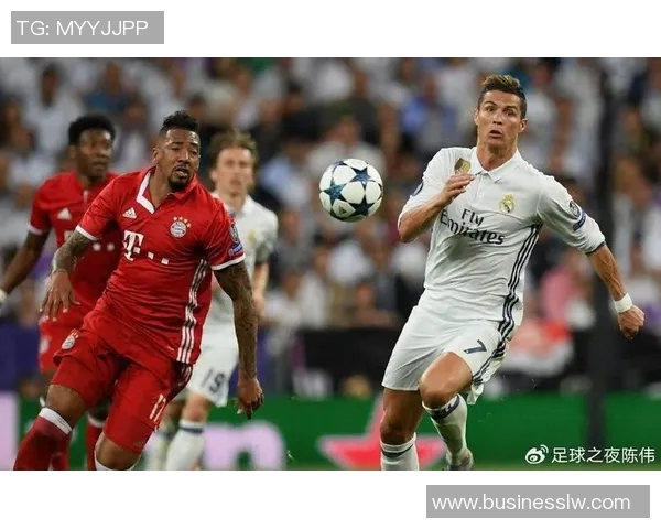 拜仁宣布签约C罗，砸下天价转会费重磅引援