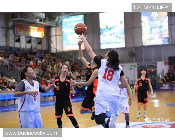 JDG主场迎来开门红精彩表现引发球迷热烈欢呼和期待