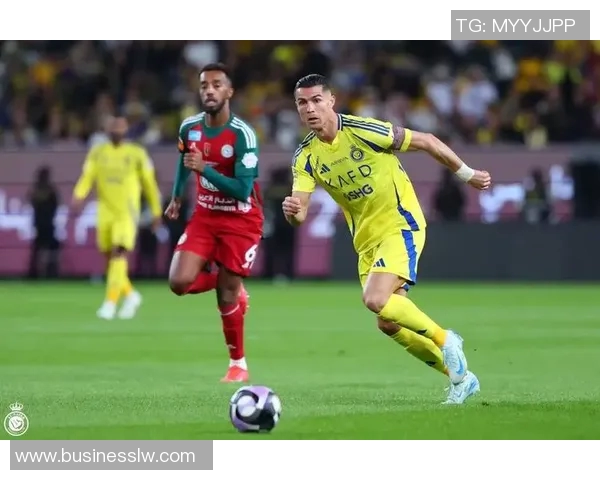 奥利塞助攻助力球队逆转胜利展现出色团队配合与个人能力