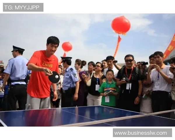 姚明赴非洲开展公益活动，助力当地青少年体育教育发展
