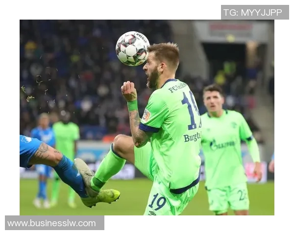 沙尔克04惊险绝杀，德甲保级形势岌岌可危